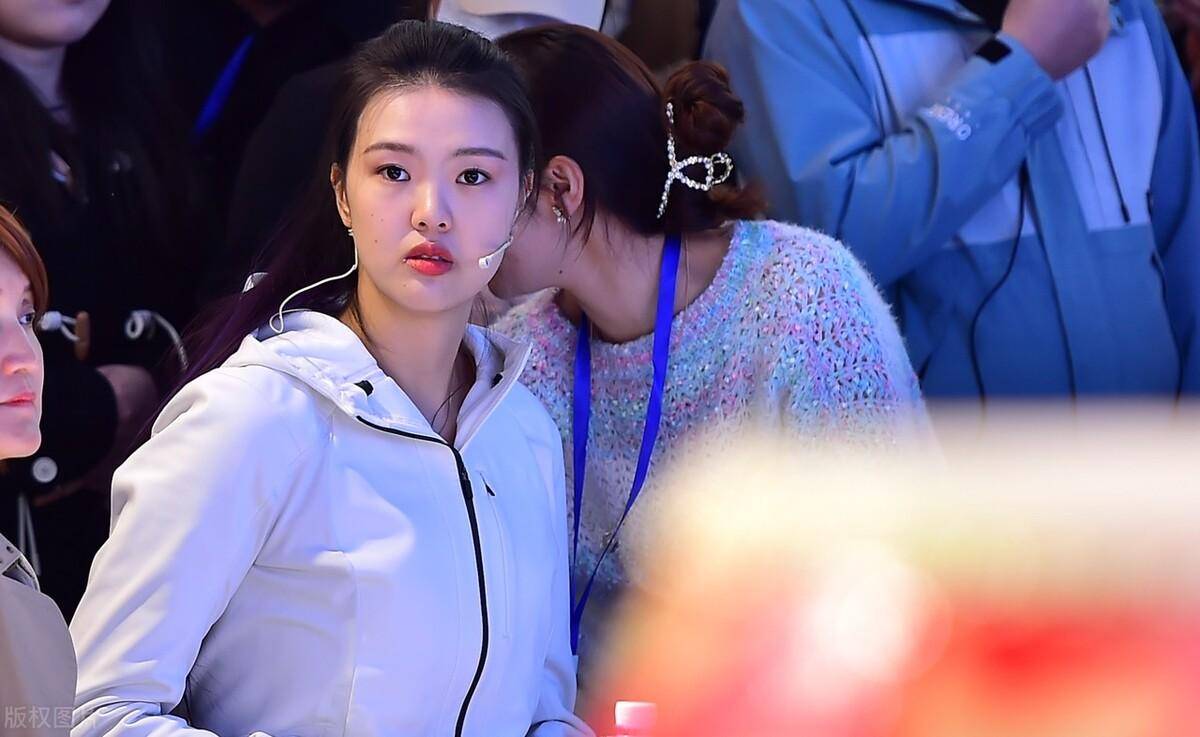 张常宁归队首秀砍0分!8条代言广告霸屏遭质疑,难怪朱婷强硬拒绝