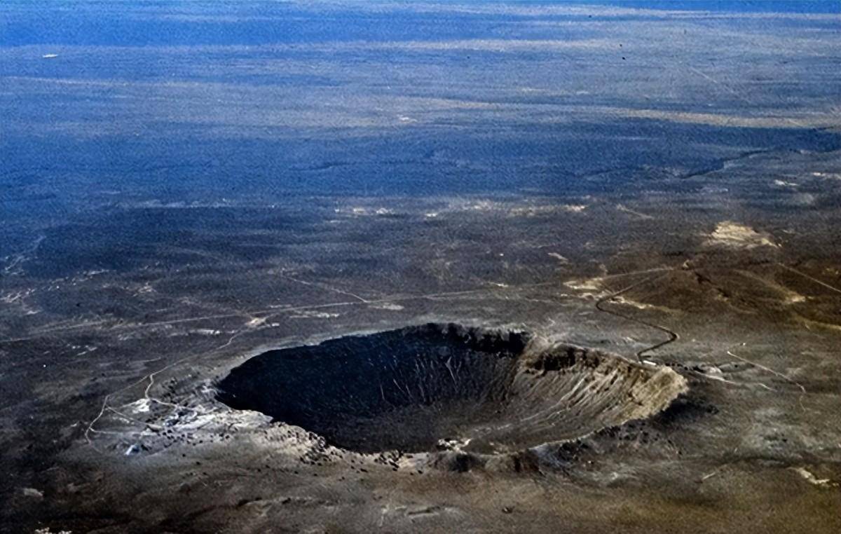 四川盆地到底是火山口,还是陨石坑?它的经历比这两种要复杂得多