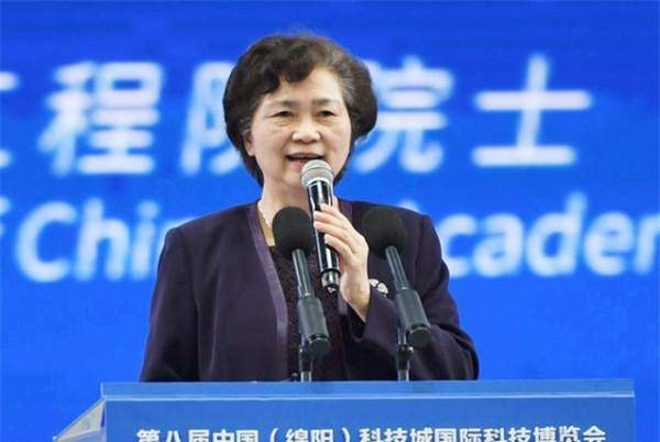 英国将李兰娟评为2020十大科学人物,她非但不"领情",反而质疑