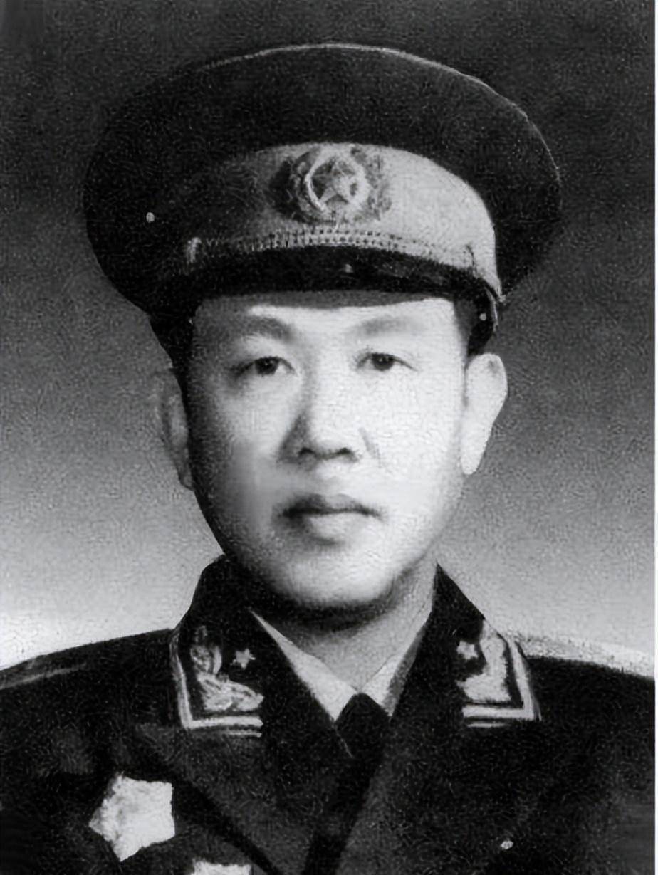 海南解放前夕的琼崖纵队,两位副司令员都成了少将,那司令员呢?