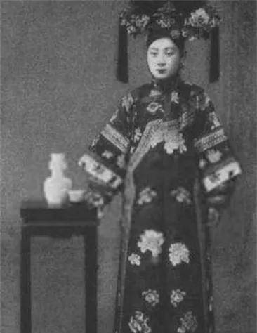 清朝风情照:揭秘皇族的真实长相