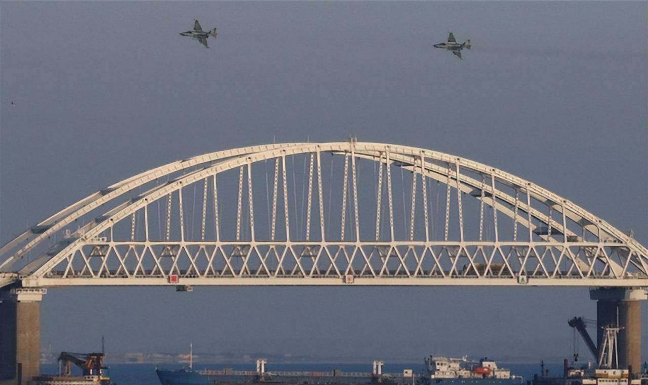 并不是第一次建造和损坏,浅谈刻赤海峡大桥的历史