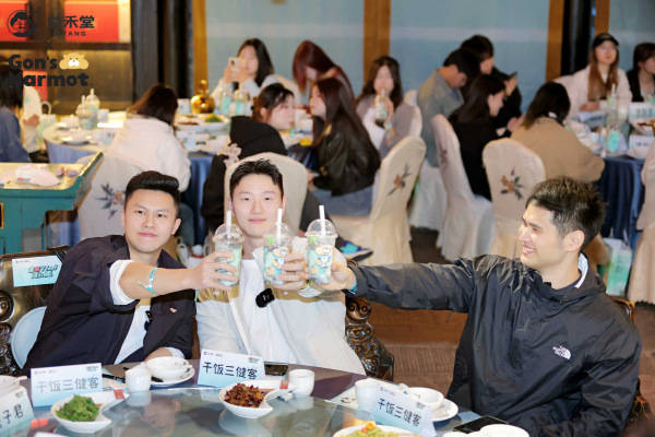 益禾堂请吃席出圈,密子君,全炫丸……吃辣星人都来了!