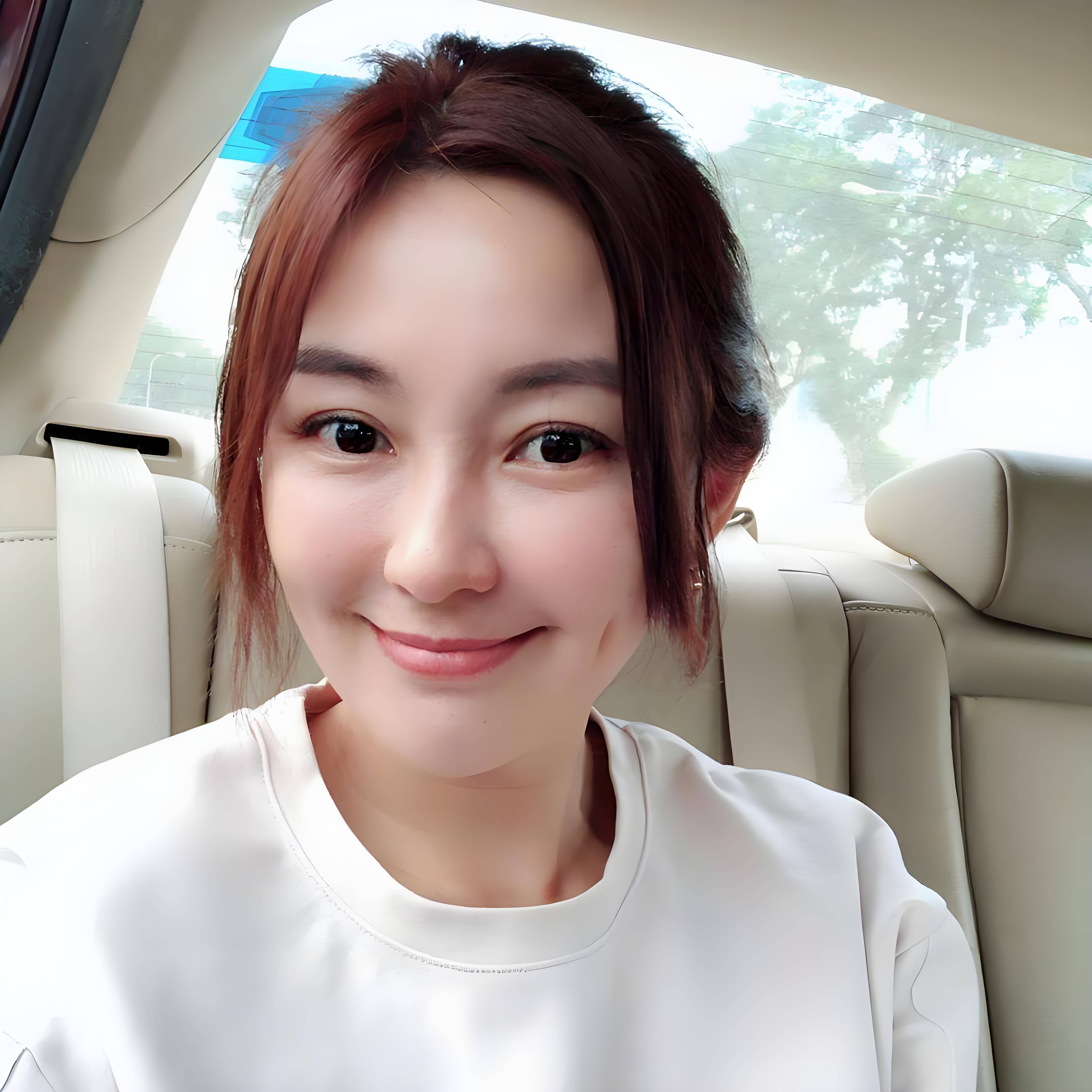 她才是笨蛋美人天花板,清纯漂亮,眼神太勾人_女儿_生活_陈秀丽