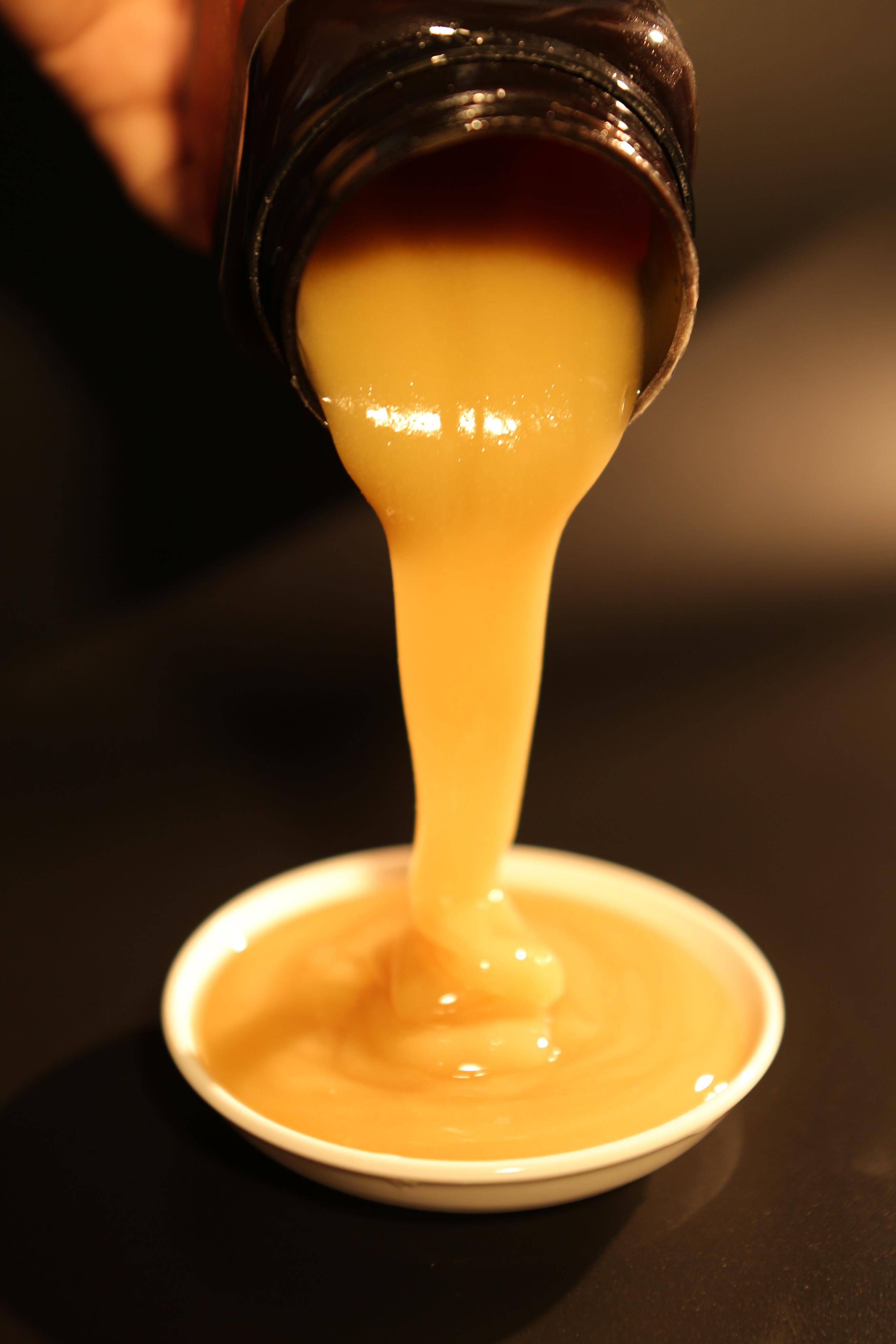 蜂蜜结晶难道是蜂蜜坏了吗?过来人揭秘蜂蜜结晶真相,竟然是这样