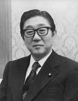 日本第96任首相图片