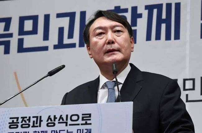 现任韩国总统是谁图片