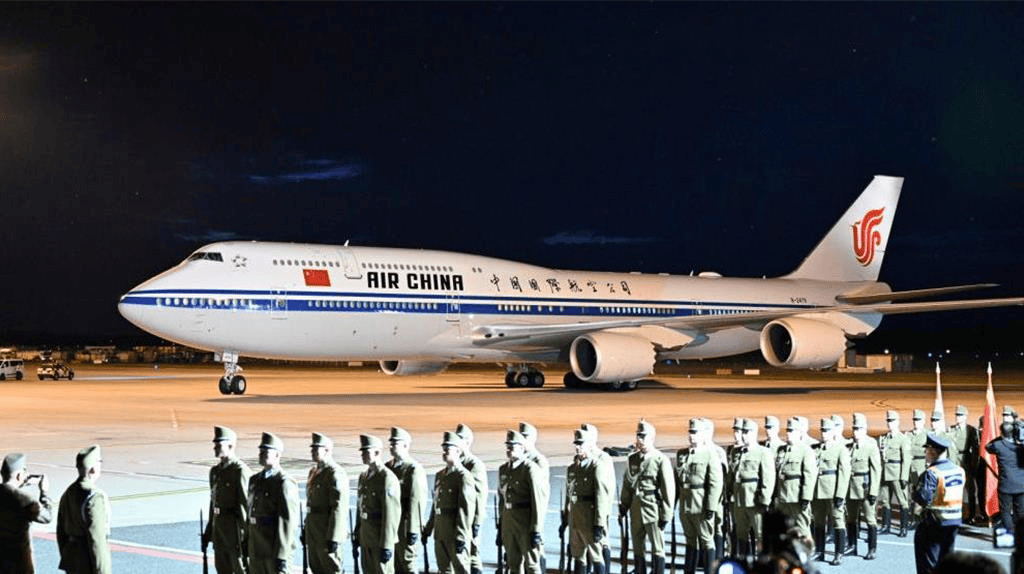 中国专机深夜到访,欧洲"巴铁"作特殊安排,给中方的待遇独一份
