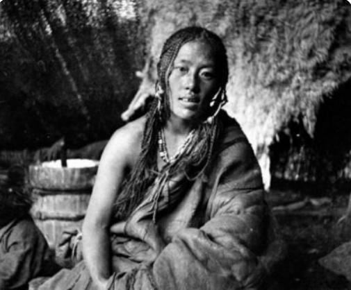 西藏解放前,农奴到底有多惨?低头爬行,命与牦牛同等!_贵族_生活_古代