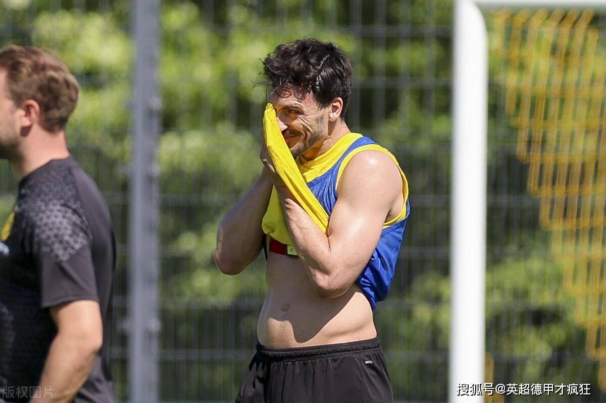 德国队弃用胡梅,布兰特被球迷刷屏吐槽!皇马忧心忡忡欧冠决赛!