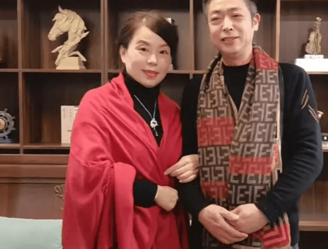 左公公晒诉讼费截图把姚爸"立"了,驴跑来凑热闹:去老挝打官司