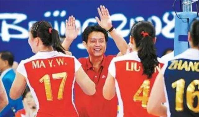 女排教头陈忠和,和郎平亦师亦友,前妻意外离世,二婚娶女排队员