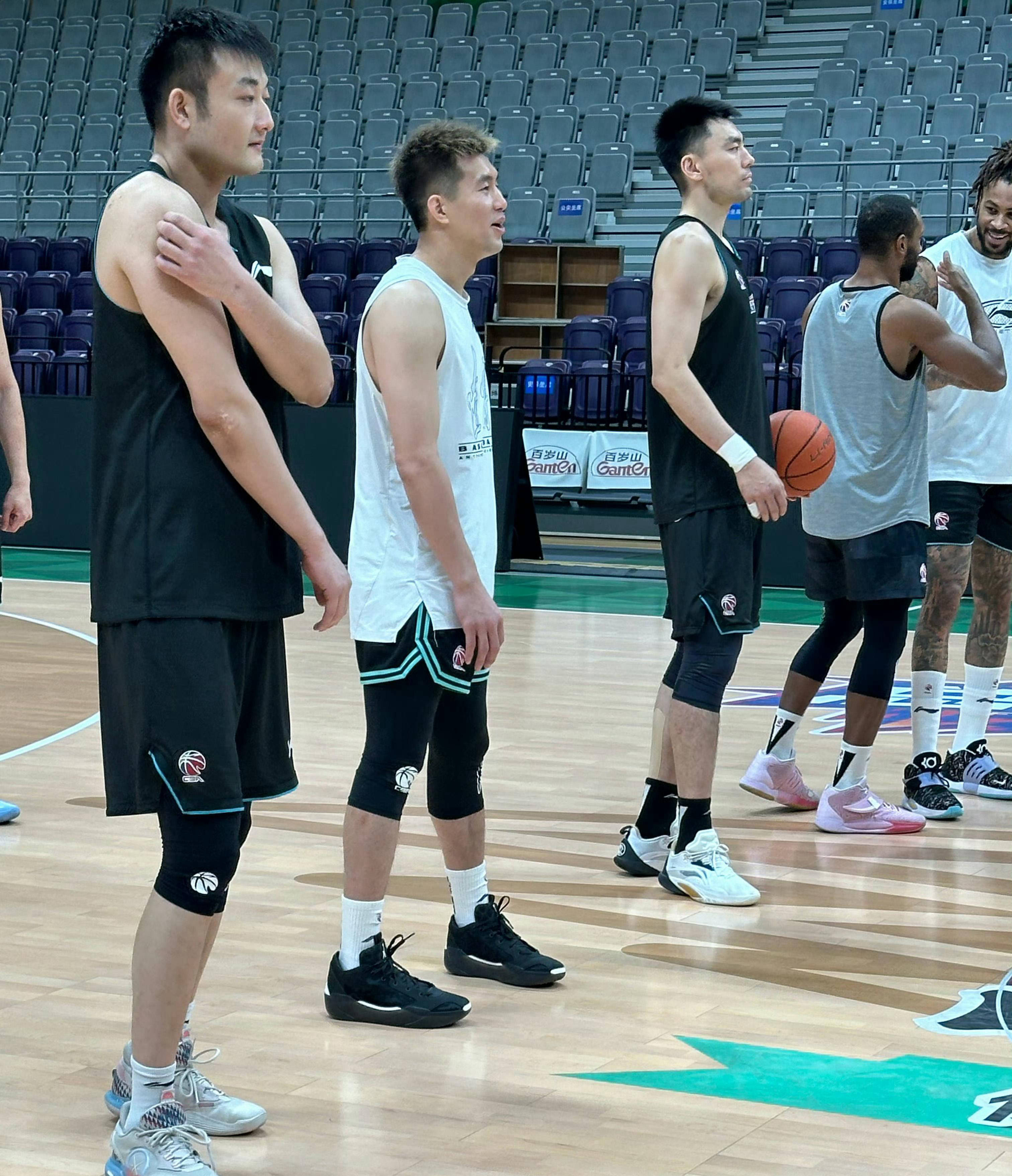 杨鸣豪赌:增加上场时机,李晓旭重回阵容引球迷困惑