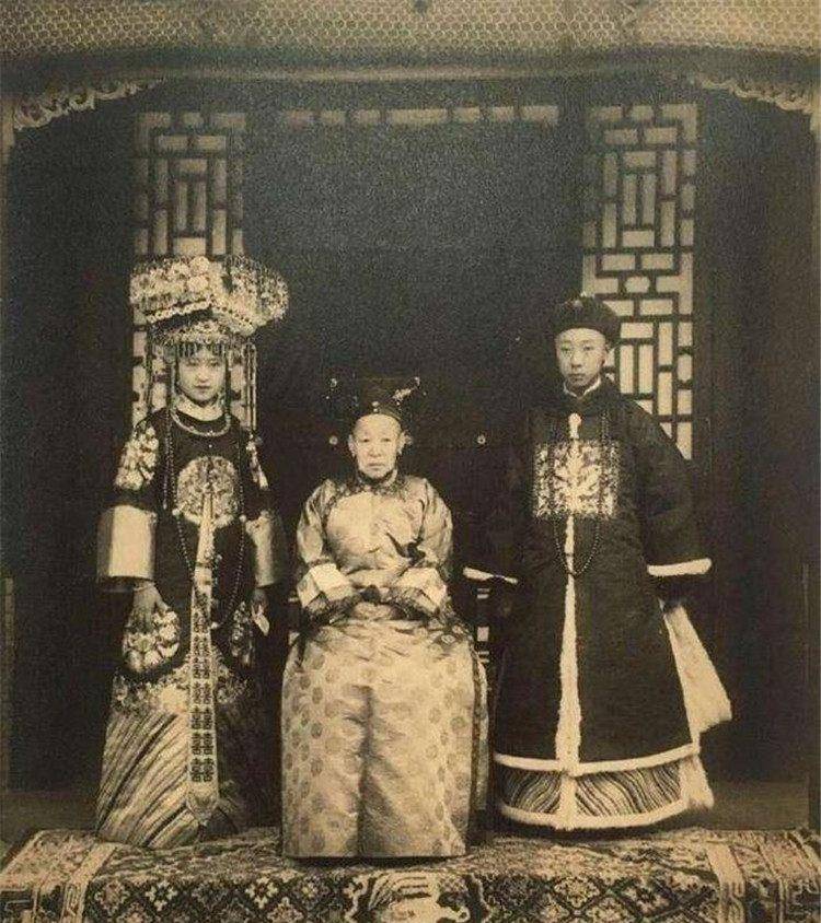 老照片见证玄机_唐怡莹_爱新觉罗·载泽_瑾妃