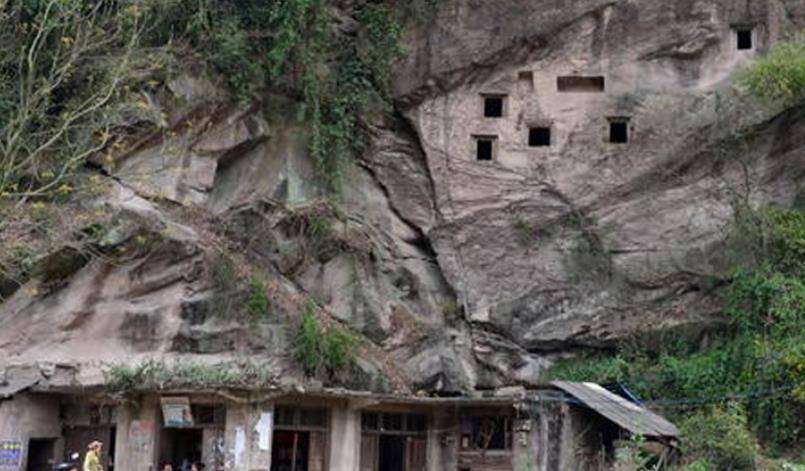 捕蛇人程地明:因不听老人劝告,被蛇追杀5年,死后