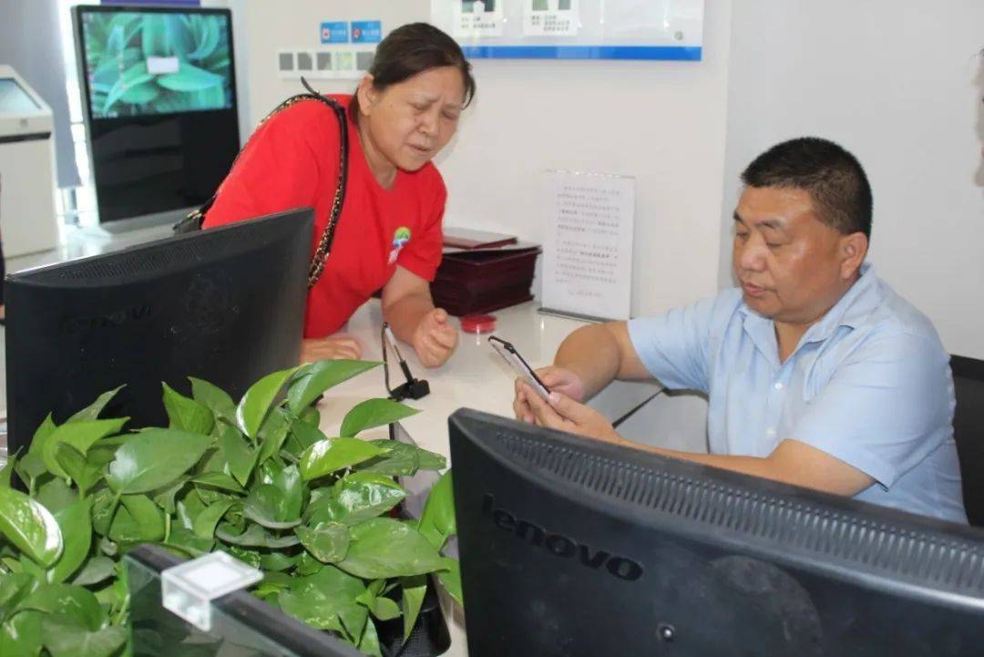 崇阳县市场监管局开展"局长帮办"活动 换位体验优服务