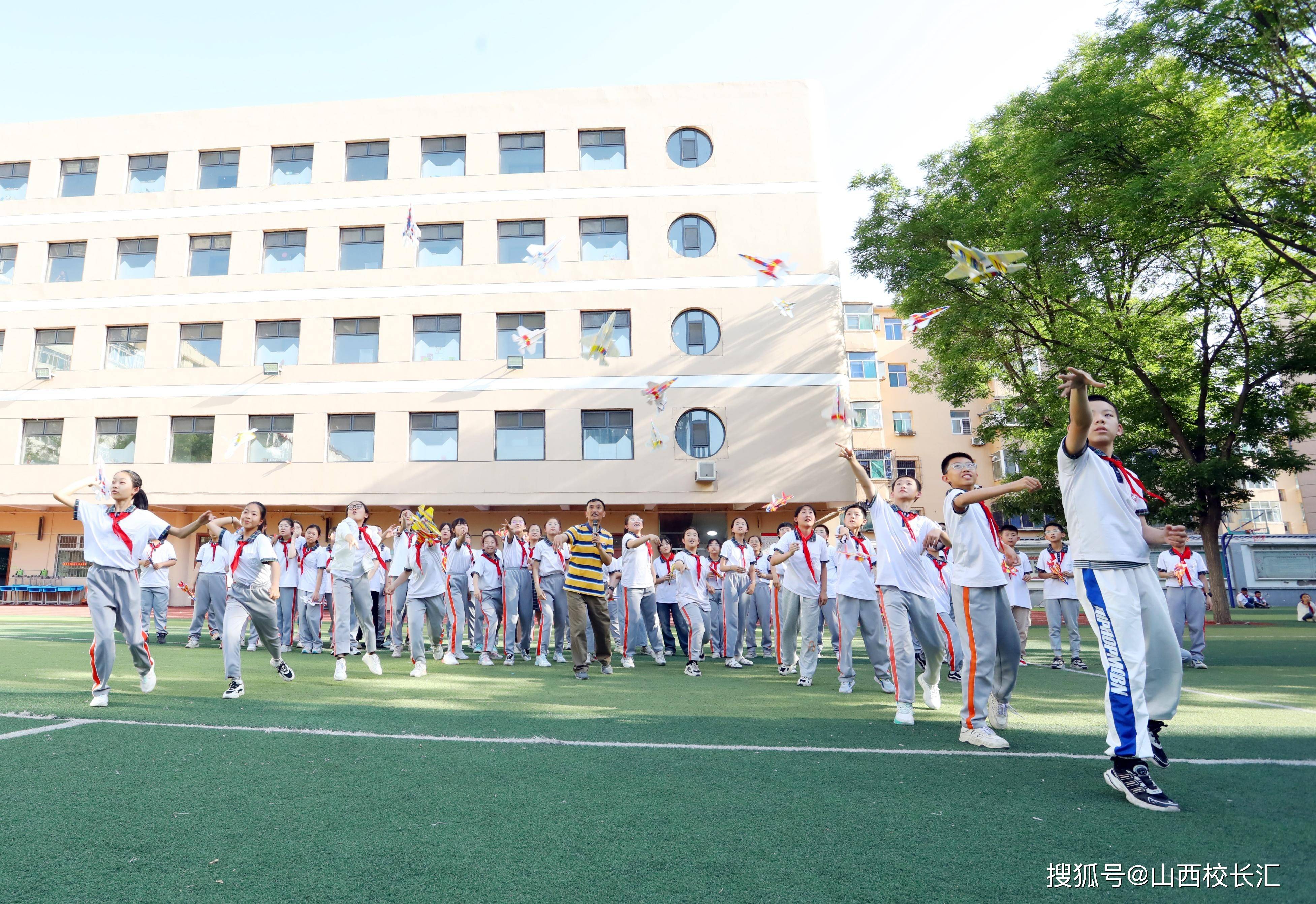 山西太原杏花岭区大东关小学开展"科普进校园 点亮科技梦"科学教育