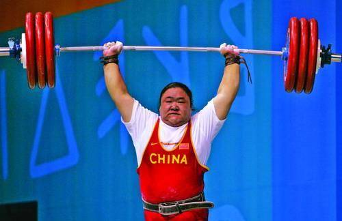 她在奥运会上舍命举起182.5公斤,为国家争得荣誉,现状如何