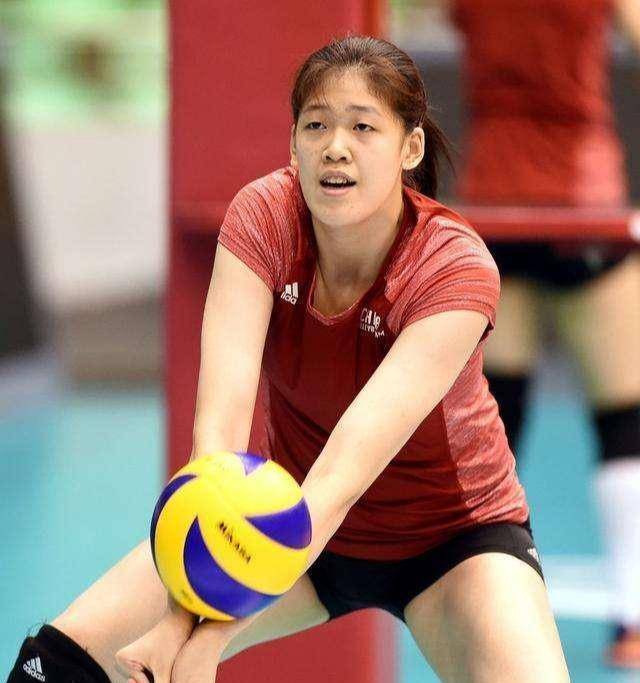 女排名将李盈莹:叱咤排坛的背后,是10岁背井离乡的酸楚