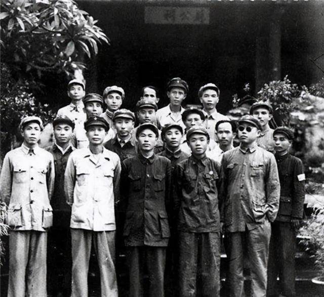 15兵团研究跨海作战,邓华:机不可失,必须马上渡海