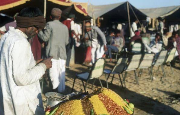 中国的20元人民币,在印度能买到多少东西呢?物价超乎想象