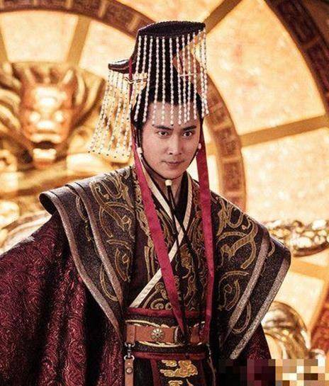 天王(皇帝)宇文觉宇文护与宇文泰是叔侄关系.宇文护是长房的.