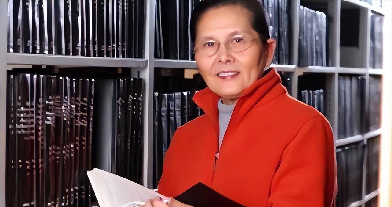 中国半导体元勋级人物,国内4次申请院士被拒,如今被封美国院士_李爱珍