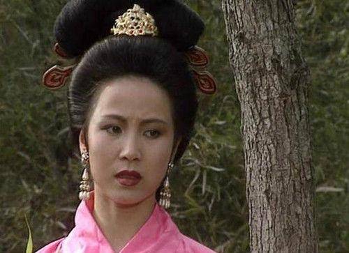 孙尚香抱走阿斗时,为何面对赵云很嚣张,见到张飞后却瞬间怂了?