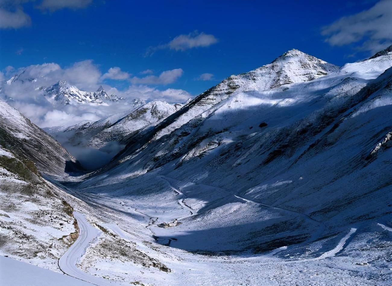 昆仑山大峡谷景区图片