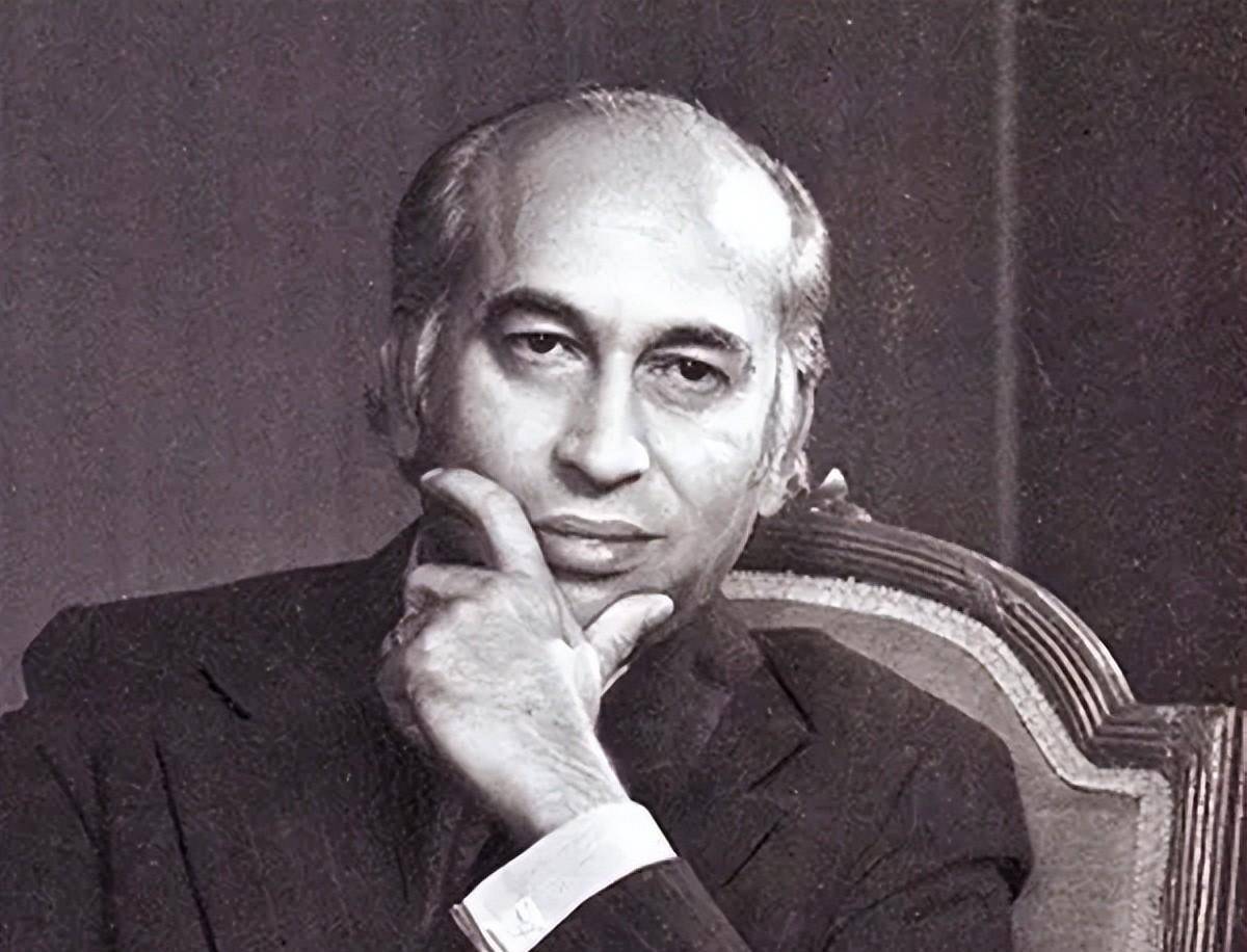 阿里·布托,被绞刑结束生命的"巴铁"总统