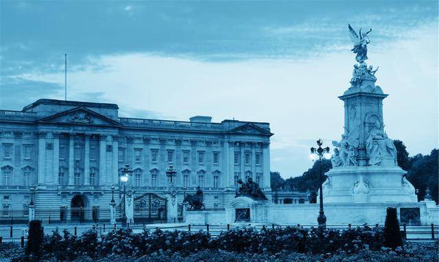 世界五大宫殿,谁才是天下第一宫_白宫_建筑群_风格