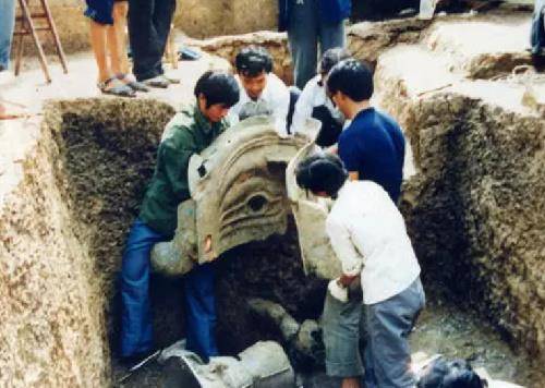 三星堆"纵目人"后裔在四川?纵目人之子受访称:父亲曾被测dna