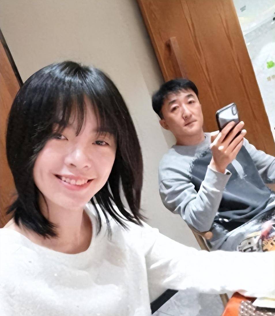 出演过《女人进城》,41岁抢救无效死亡,妻儿遭受打击