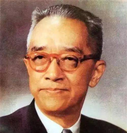 真实的北大校长胡适:喝酒抽烟找窑姐,还拿了36个博士学位