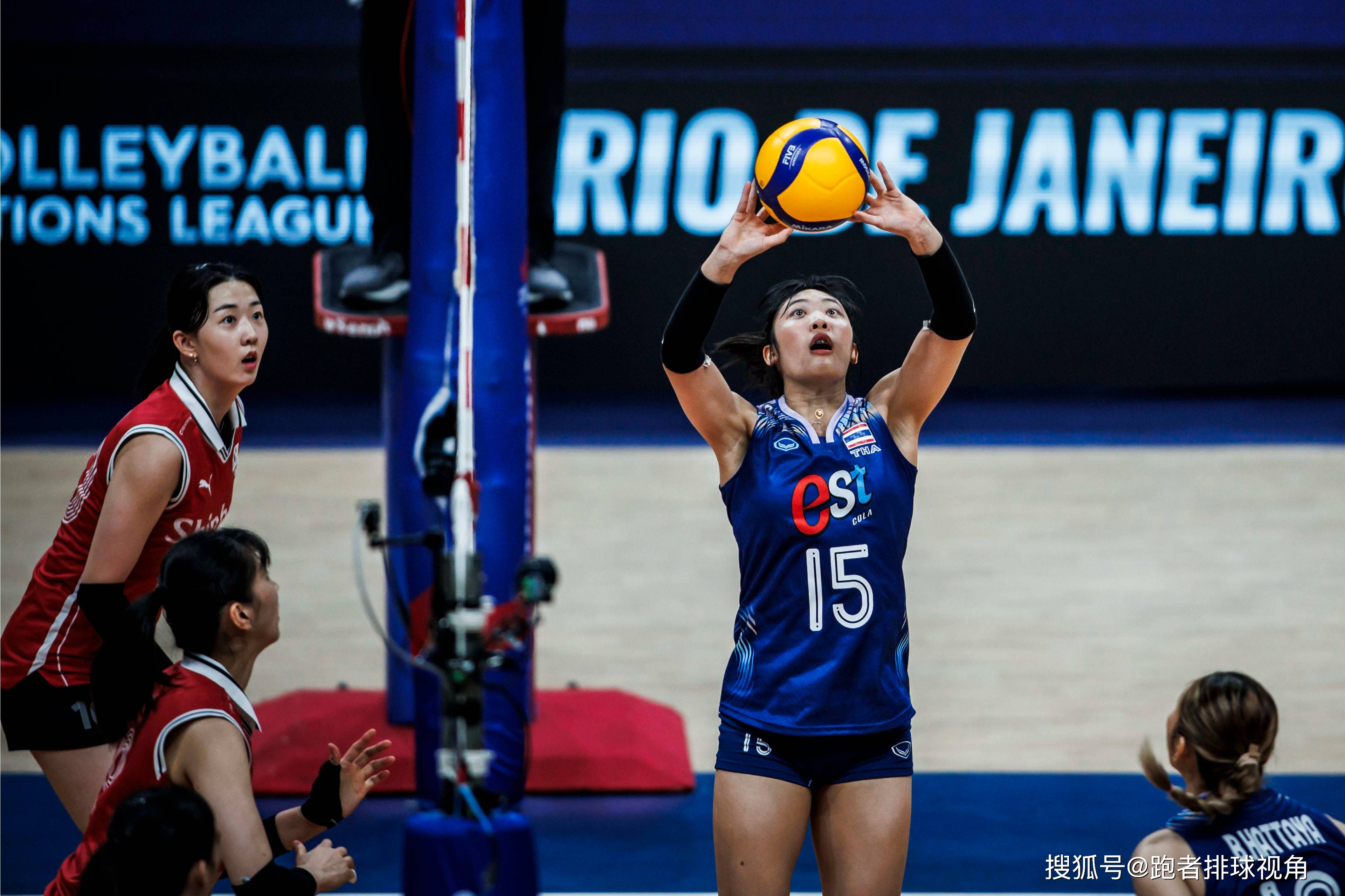 泰国女排颜面尽失,爆冷不敌鱼腩,四连败收官,韩国30连败终止