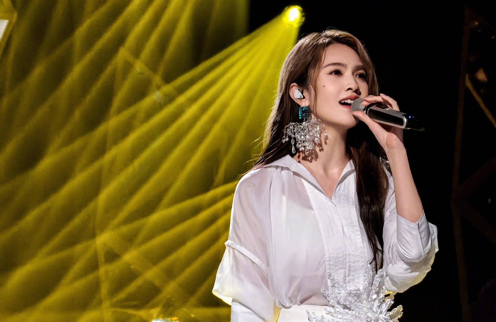 《歌手2024》杨丞琳刚开始就跑调了,网友:听得我有点喘不上来气