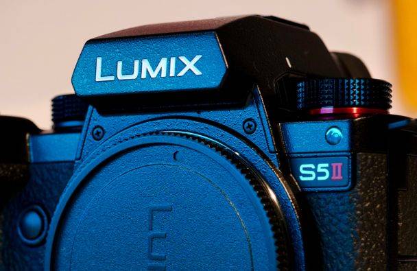 蓝色版松下lumix s9相机照片曝光,配握持手柄配件