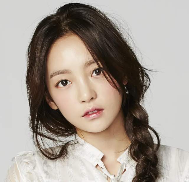 李胜利被质疑害死具荷拉!记者曝出关键信息,具荷拉自杀疑点重重