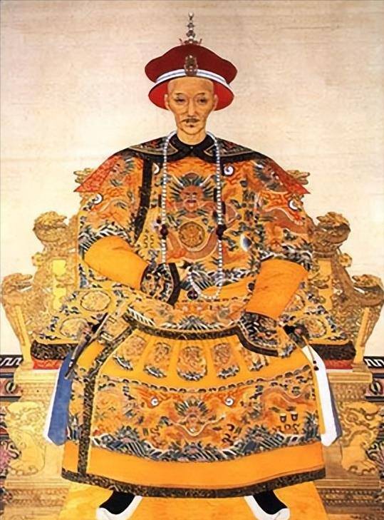 "和珅跌倒,嘉庆吃饱",历史上的嘉庆皇帝,是如何扳倒和珅的?