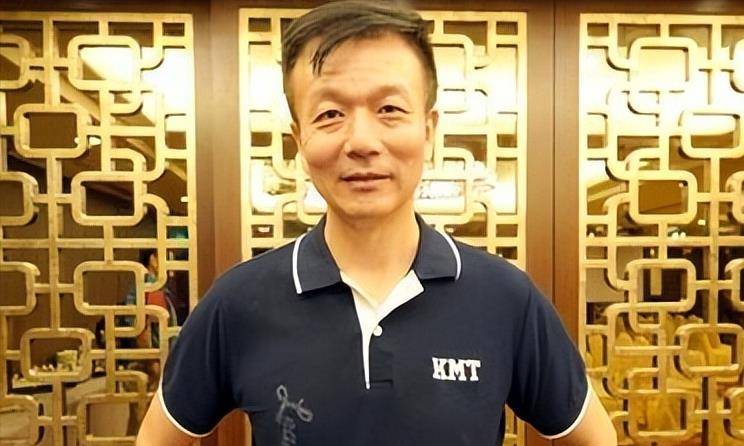 他被称为"诸葛亮"再世?黄埔军校出身,却靠着一张贫嘴成为新星