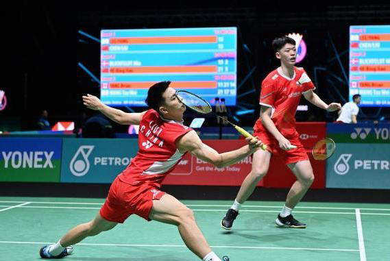 中国零零后男双横扫韩国,强势晋级泰国羽毛球公开赛决赛