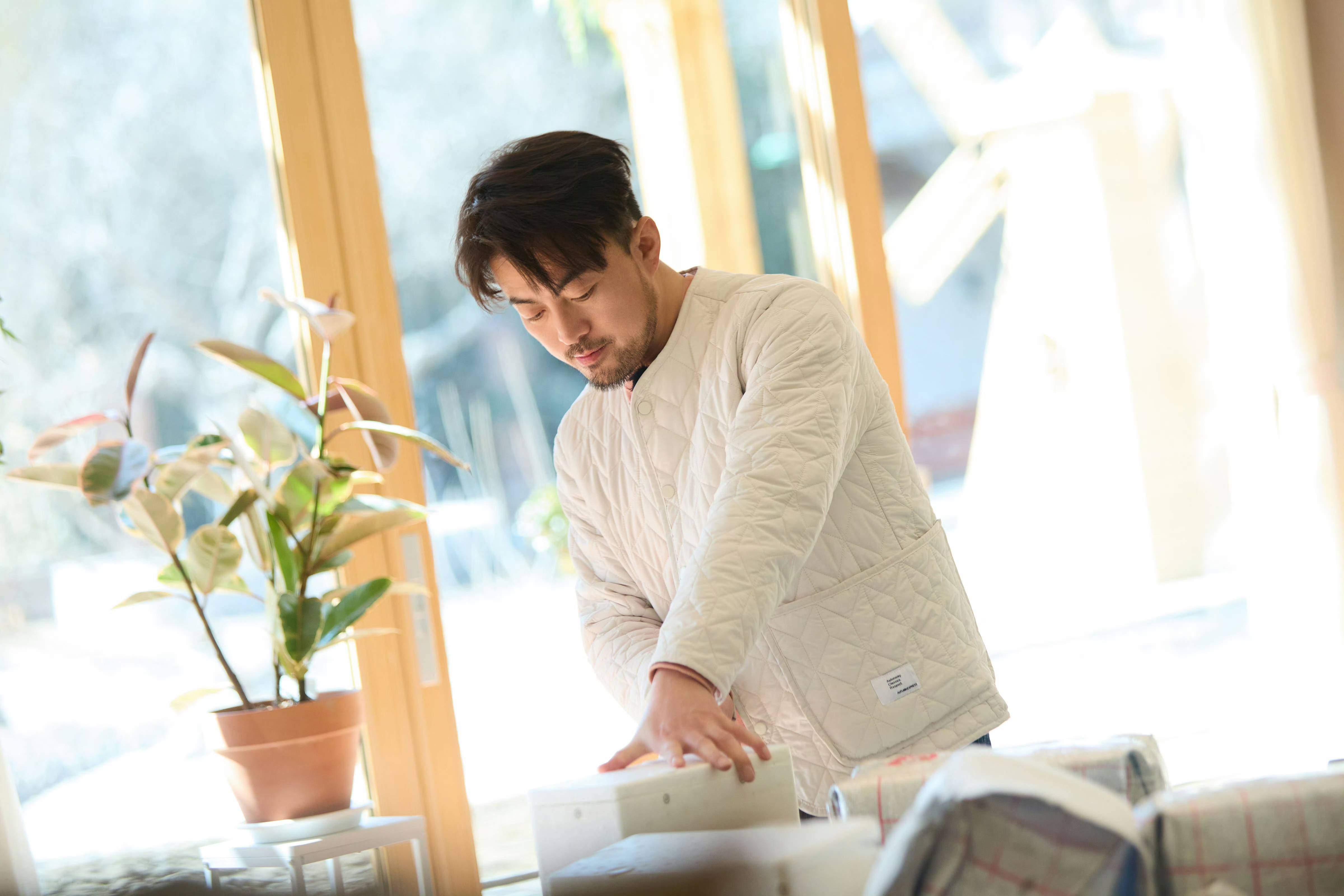 老戏骨做客汤臣倍健《灿烂的花园》 林家川吴彦姝11年后再合作