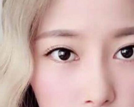 拜托,双眼皮都没有就想撩男神?