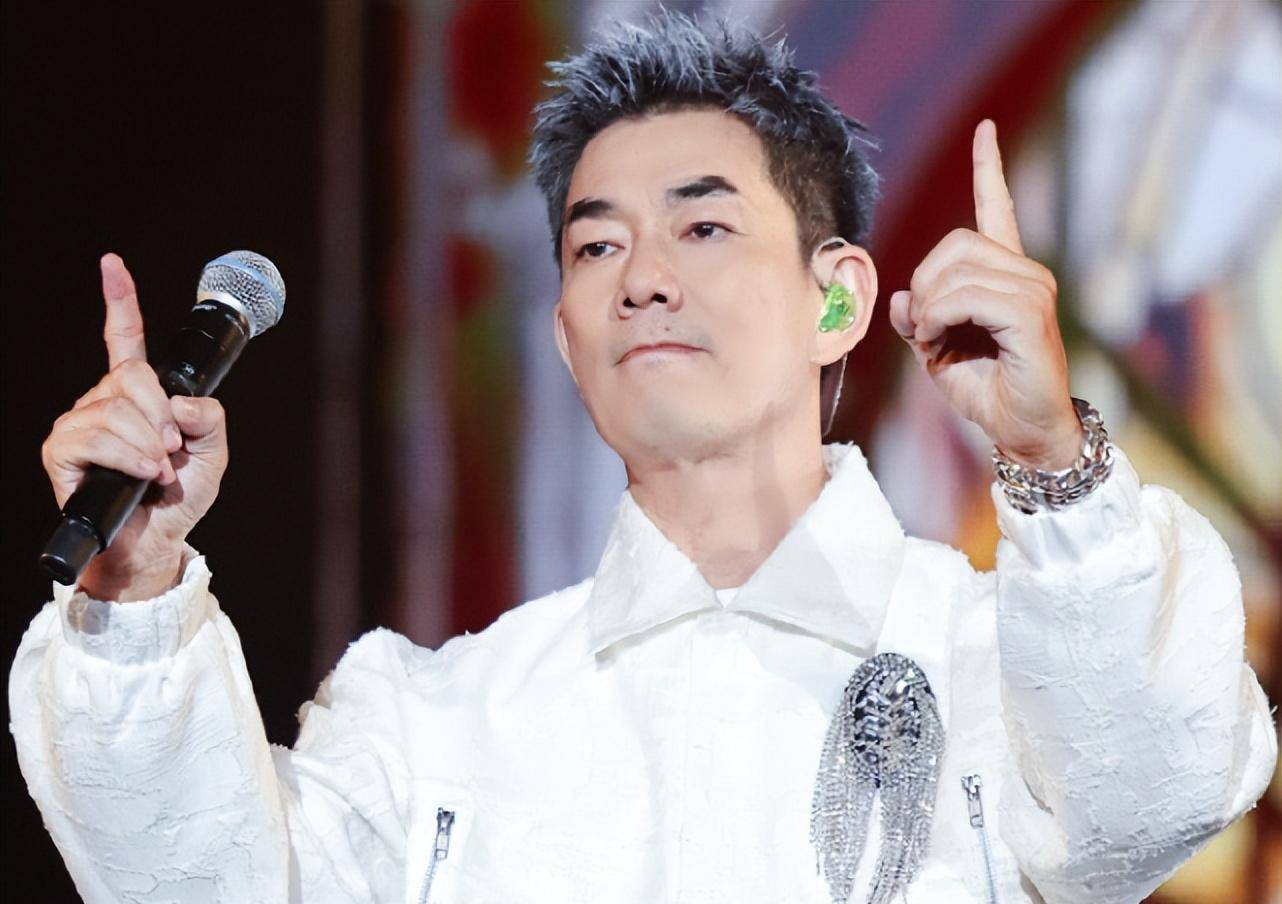 4位台湾艺人回到内地寻亲,有人潸然泪下,有人直接领身份证定居_任贤齐