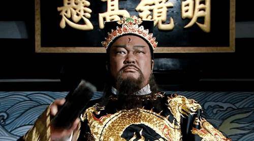 古代只有皇帝才能穿龙袍,为什么包拯每次断案时,也敢穿龙袍?