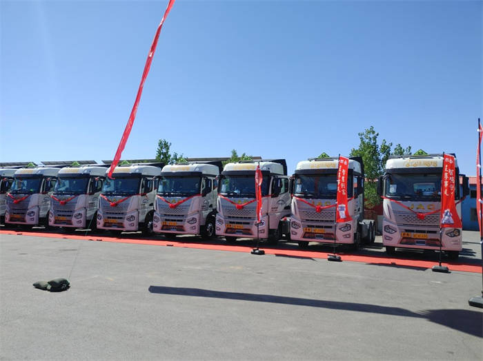 60辆危化品牵引车交付!为何这家运输企业钟情江淮重卡?