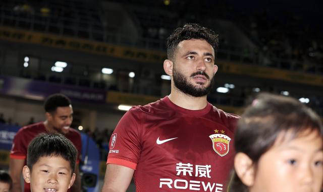 上港新秀巴尔加斯脱颖而出,成为球队关键人物,续约问题待解