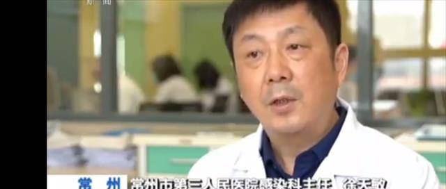 但是王健的原生家庭也和刘欢一样,都很穷很差劲.
