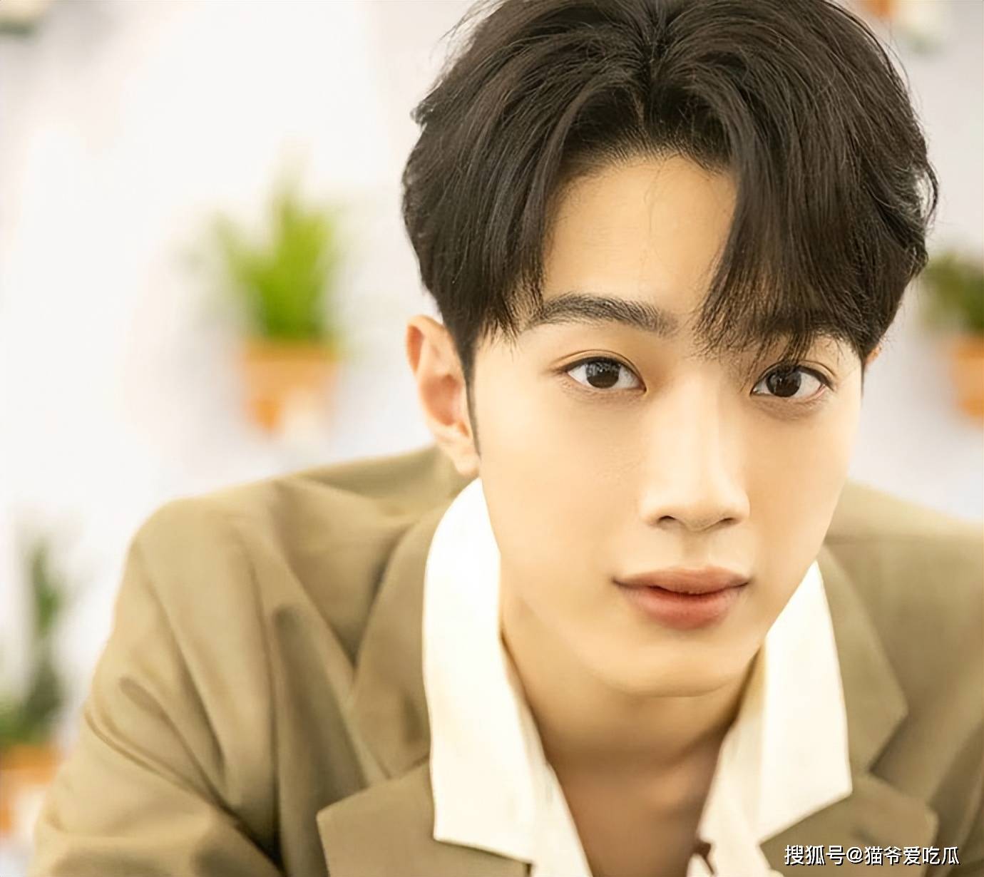 22岁赖冠霖新恋情疑曝光,评论区周也,张月,刘凌而被提及