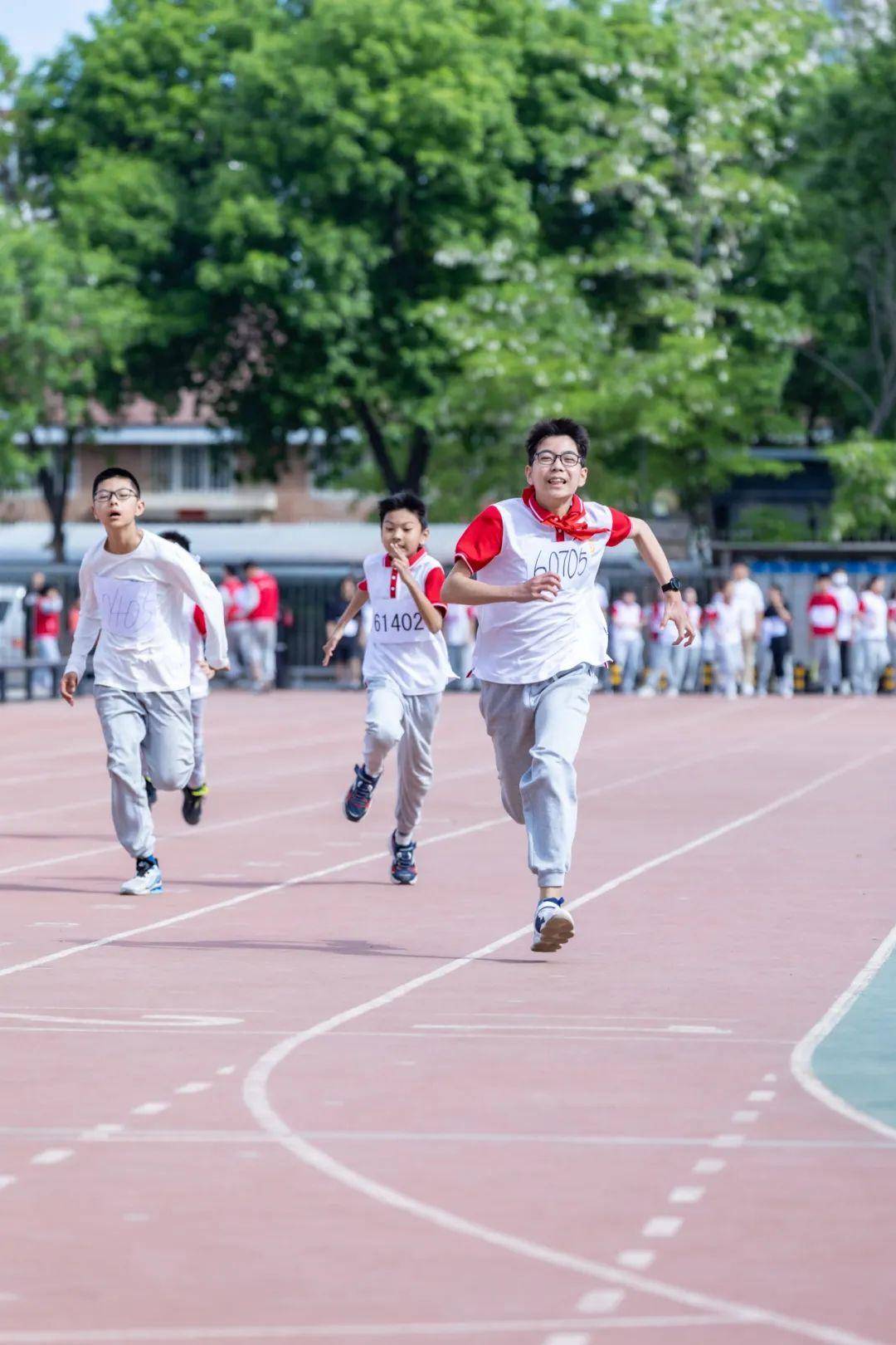 家校共育同创辉煌——顺义东风小学第20届田径运动会隆重举行